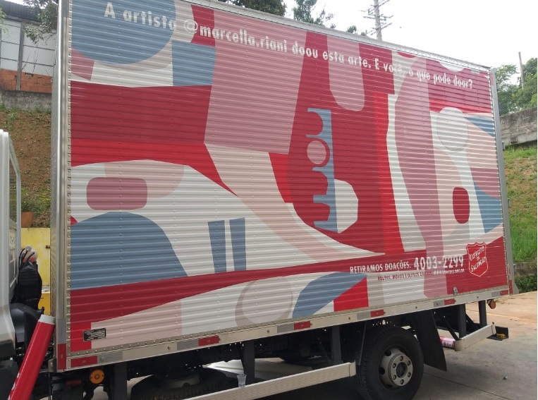 Exército de Salvação ganha obras exclusivas para ilustrar seus caminhões