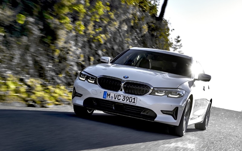 BMW 320i GP 2022 chega ao mercado com mais tecnologia e itens de conveniência