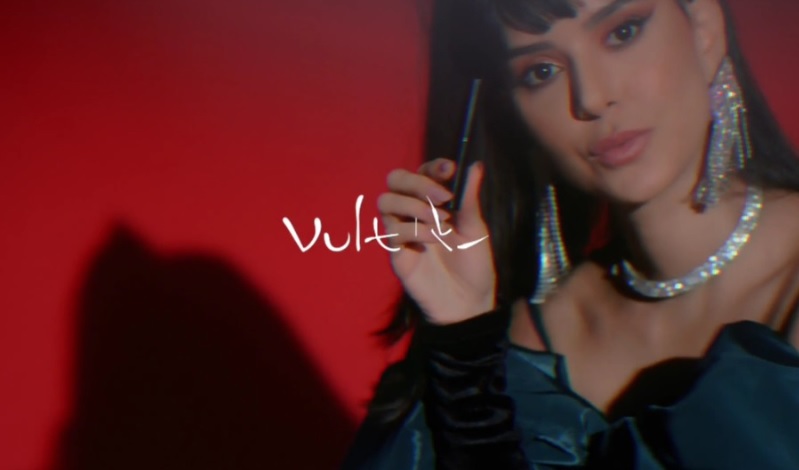 Vult lança campanha da sua primeira linha co-criada com influenciadora