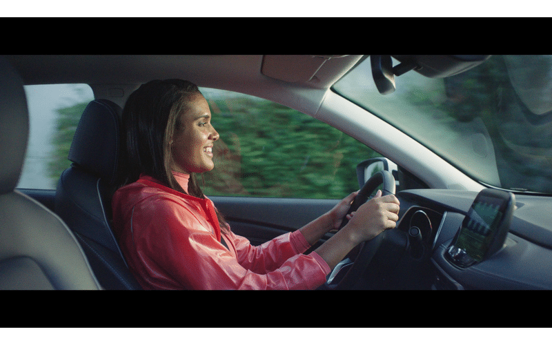 Restart do Chevrolet Tracker traz histórias de mulheres no comando