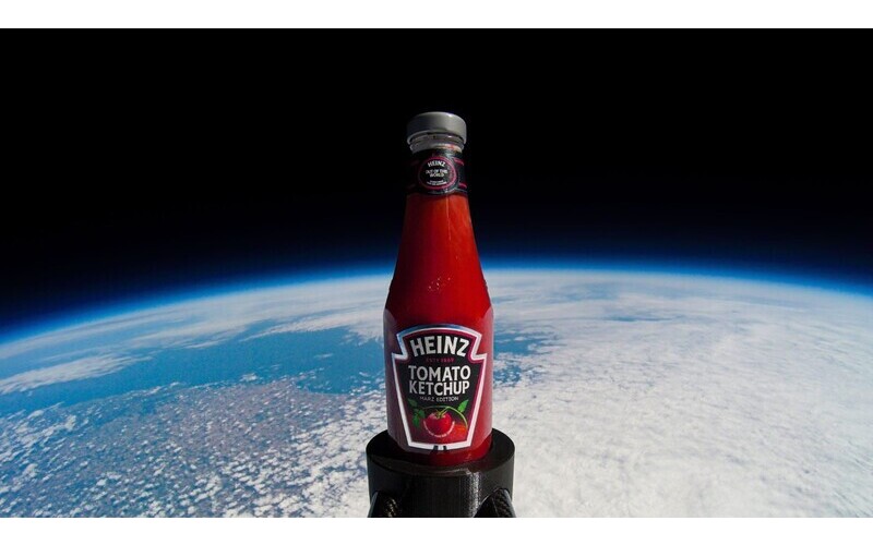 HEINZ lança ketchup ao espço para promover edição especial