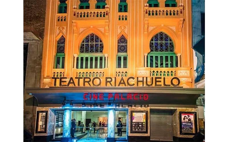 Teatro Riachuelo completa 5 anos e celebra os avanços do presente