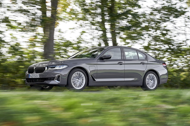 BMW Série 5 ganha acabamento ainda mais luxuoso em nova versão