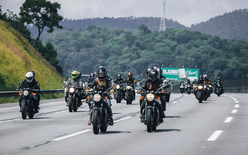Triumph promove ride para mulheres com destino à Serra da Cantareira