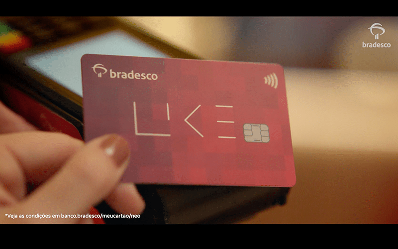Nova campanha do Bradesco reforça vantagens e facilidades vinculadas aos cartões do banco