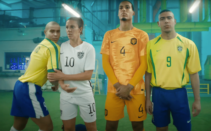Com Ronaldo Fenômeno e Ronaldinho Gaúcho, Nike une atletas de diferentes gerações