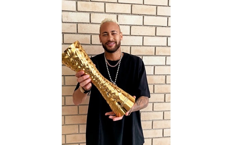 Budweiser convoca Neymar Jr e cria troféu especial para Pelé