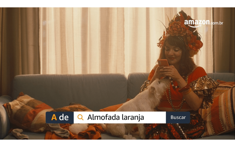 Amazon.com.br e famosos ousam com fantasias para Carnaval 2023