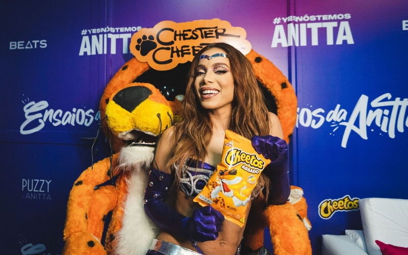CHEETOS lança campanha de carnaval com Anitta