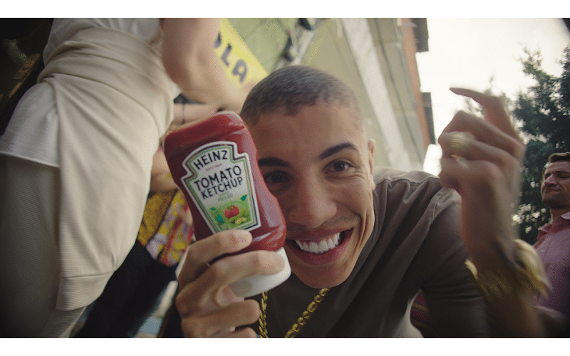 Heinz traz MC’s do funk em campanha do produto ketchup Heinz Picles