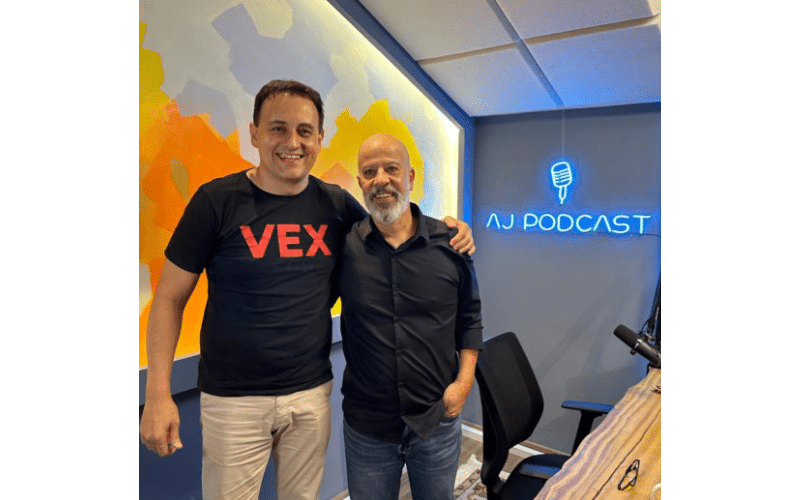 CEO da VEX faz participação inédita no AJ Podcast