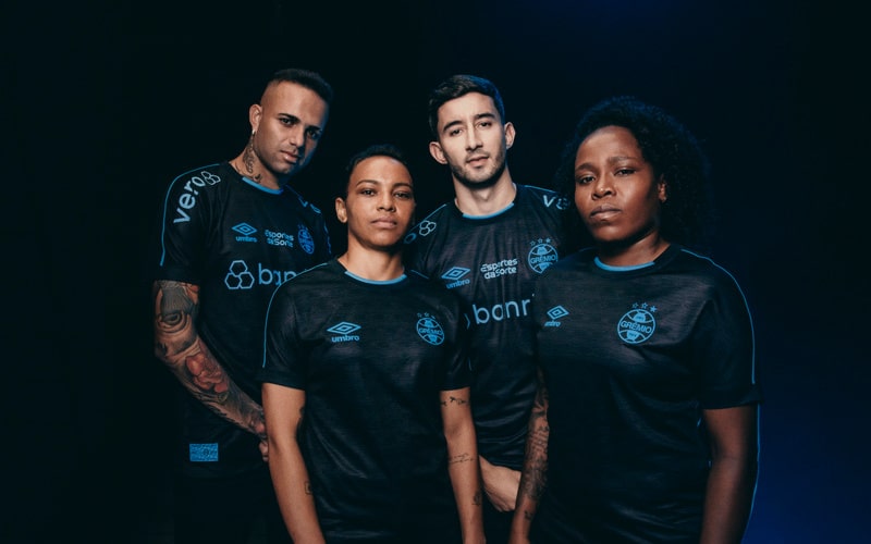 Umbro comemora 120 anos do Grêmio em novos uniformes oficiais para a  temporada