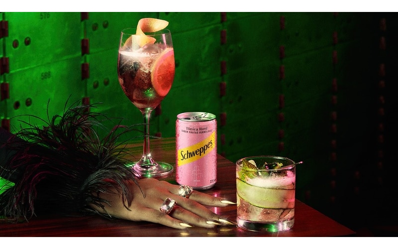 Schweppes lança Tônica Rosé no Brasil