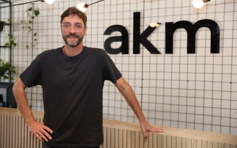 AKM apresenta novo Head de Criação, José Spagnuolo