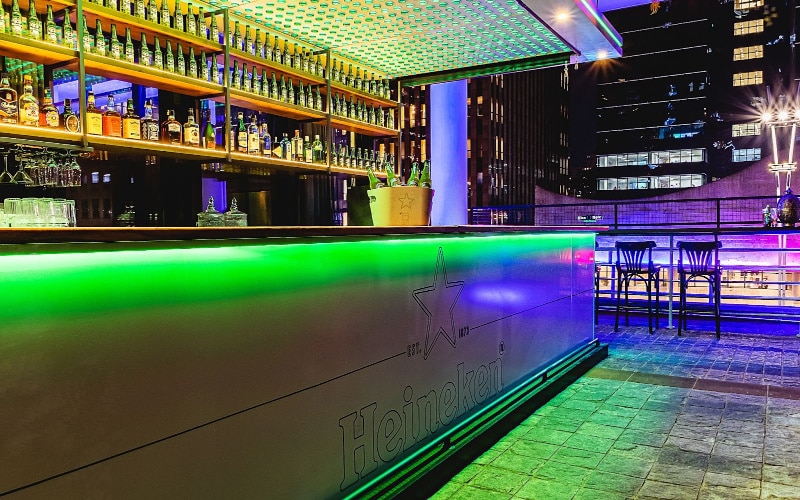 Heineken® inaugura bar inédito no Blue Note São Paulo