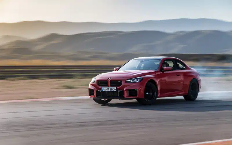 BMW M2 chega ao Brasil completamente renovado