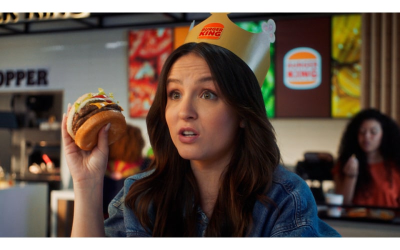 “O dinheiro é meu”: Burger King® traz Larissa Manoela em campanha