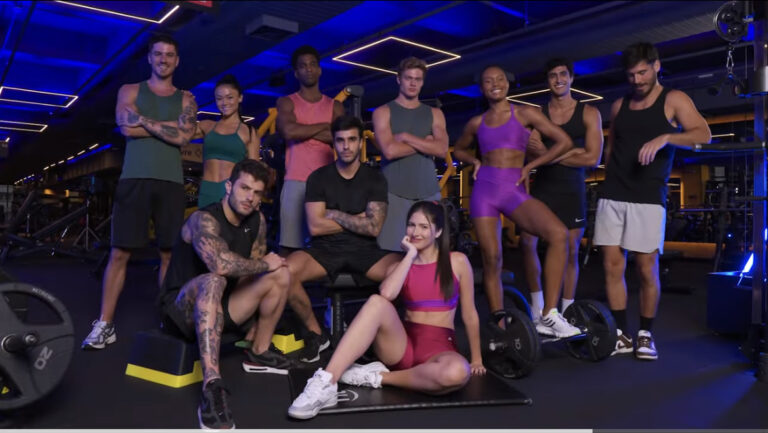 Campanha da Smart Fit foca na musculação para o bem-estar físico e mental