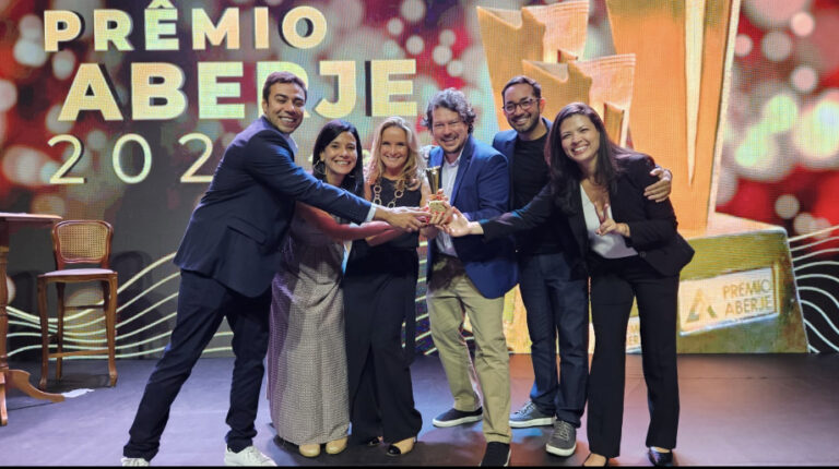 Embratel vence Prêmio Aberje 2023