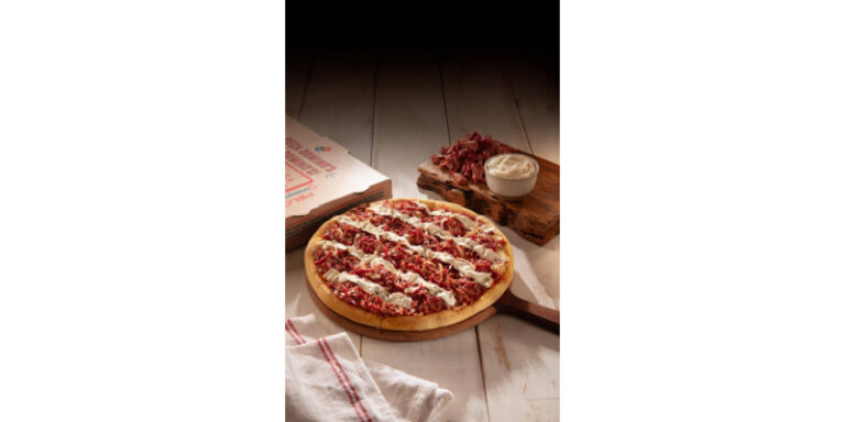 Domino’s traz pizza de Carne Seca com Cream Cheese de volta