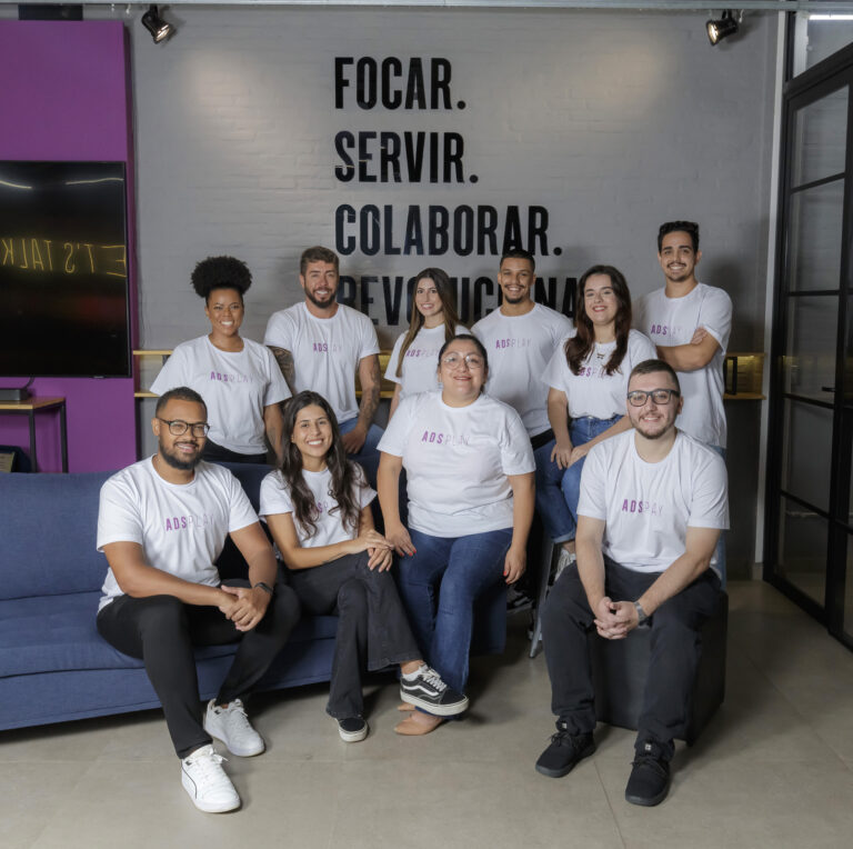 ADSPLAY reforça time com 10 novas contratações