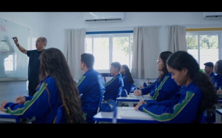 Campanha do Governo de Mato Grosso celebra aprovação de alunos da rede pública em universidades