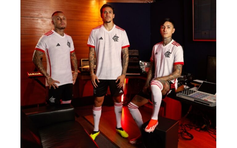 Adidas e Flamengo apresentam novo uniforme para temporada 2024