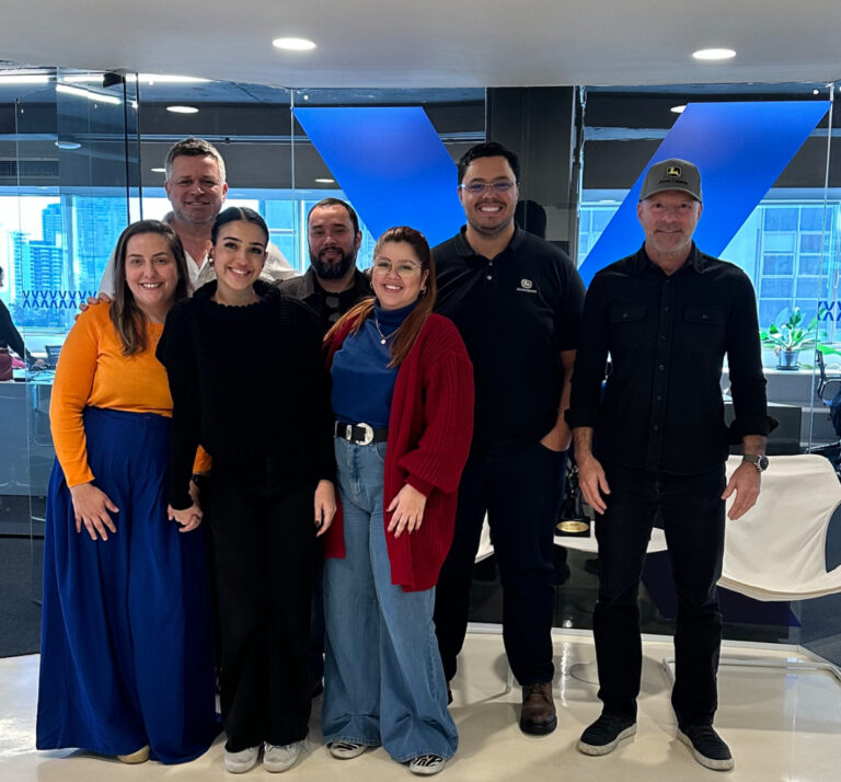 Execution assume campanhas da John Deere