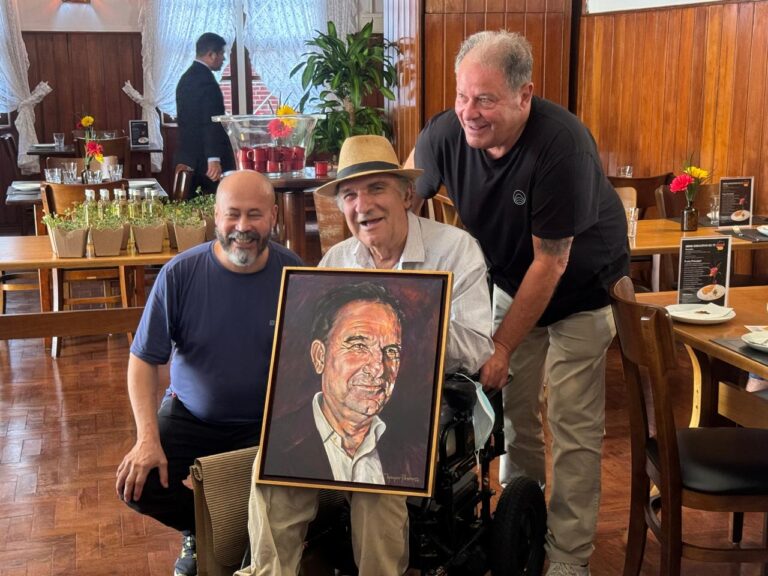 Magno Ribeiro homenageou o radialista Osmar Santos com um quadro