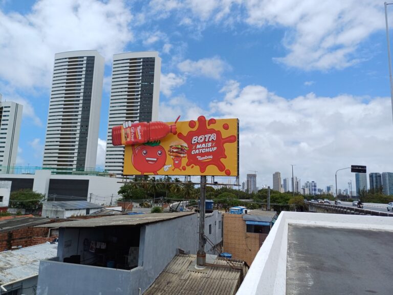 Tambaú Alimentos instala projeto especial de frontlight no Recife