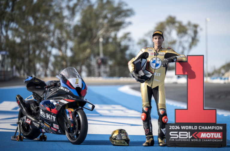 Toprak Razgatlioglu vence campeonato com a BMW M 1000 RR