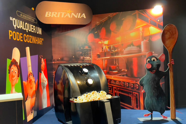 Britânia leva Air Fryer gigante para “Mundo Pixar”