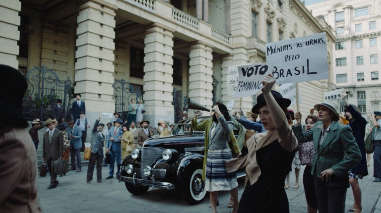 Fernanda Torres narra 100 anos de Chevrolet no Brasil