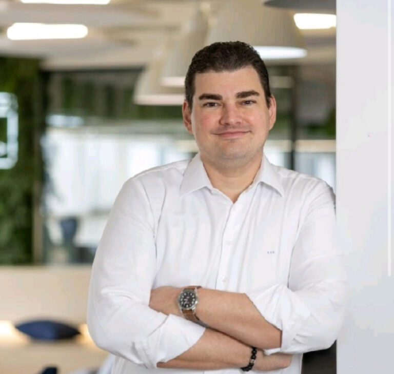 Iris São Paulo inicia campanha de reposicionamento da Peers Consulting + Technology