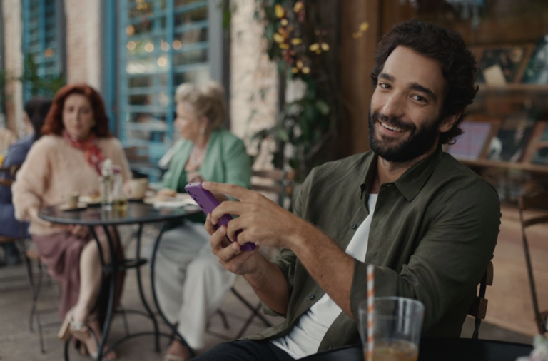 OLX lança campanha assinada pela AlmapBBDO