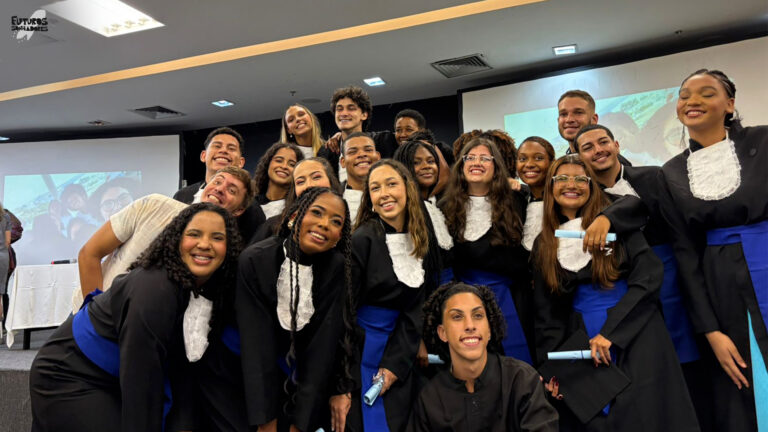 “Futuros Sonhadores” forma primeira turma