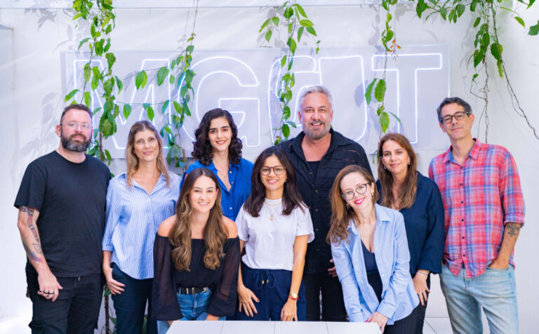 Magenta conquista conta digital da Flora