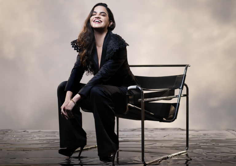 Nuv&m tem nova diretora de cena: Júlia Cruz