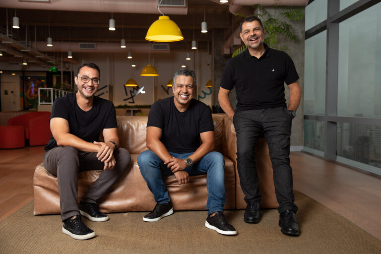 NEOOH adquire Wide Digital e consolida liderança em Retail Media