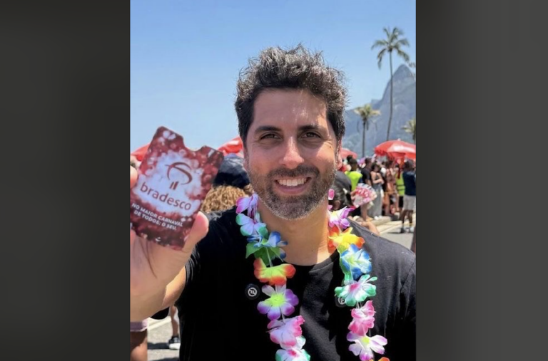 Grupo Dreamers lança “fantasia de cartão” no Carnaval