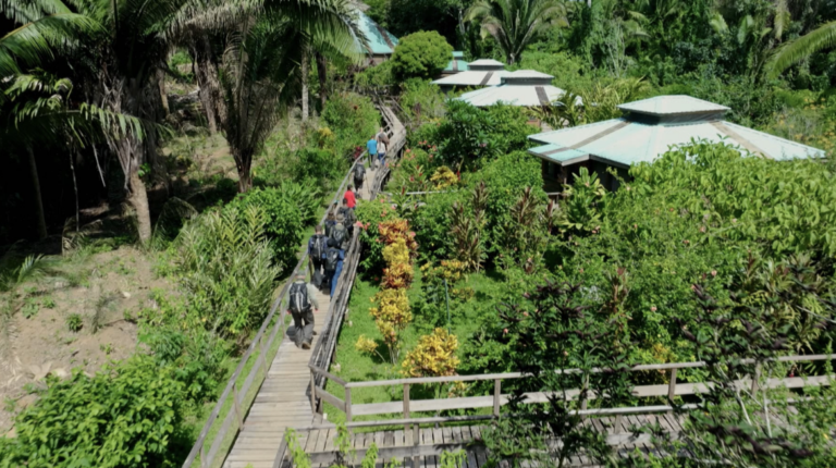 Max e o Discovery apresentam ED STAFFORD: AVENTURA EM FAMÍLIA