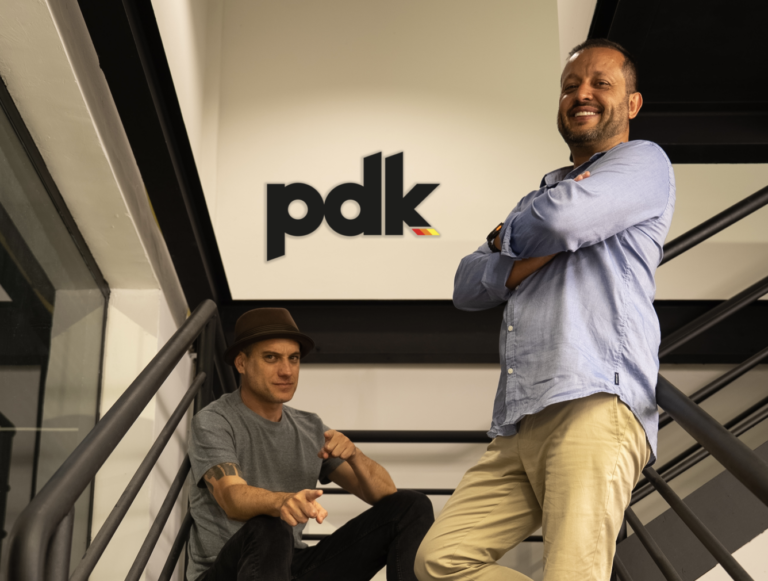 Hugo OXE entra para Produka como diretor de cena e criação