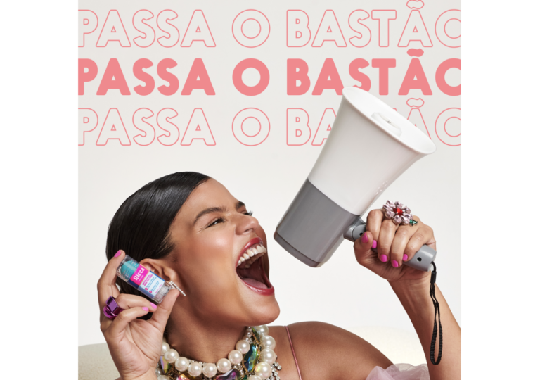 Amanda Magalhães estrela nova campanha de Ricca