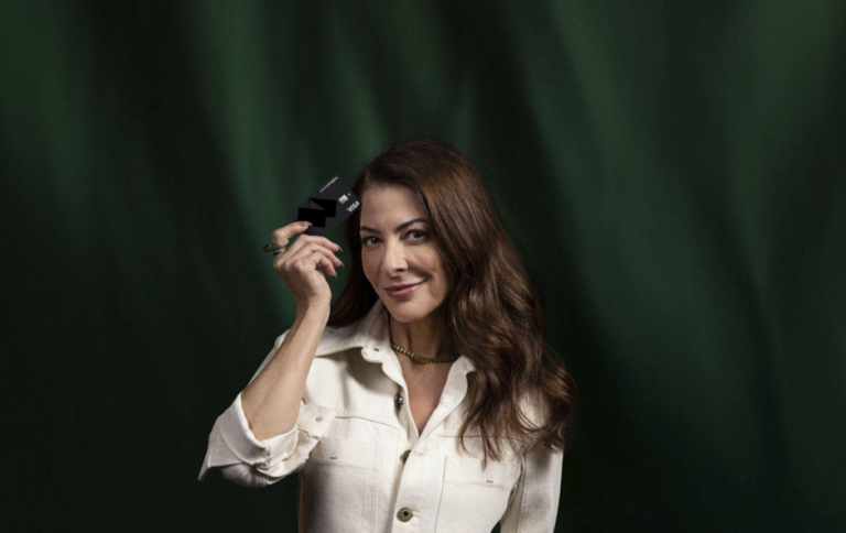 Ana Paula Padrão estrela campanha da Conta Simples