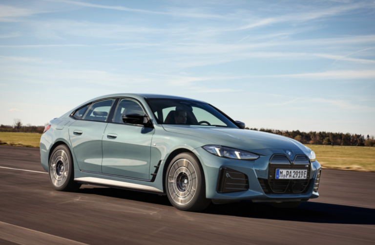 BMW i4 chega ao Brasil em duas versões