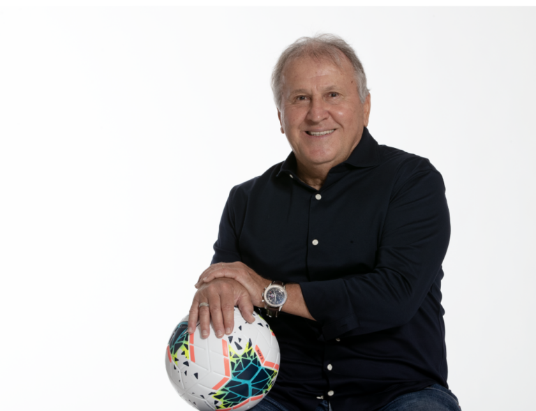 Zico é premiado pelo Prêmio iBest! 2024