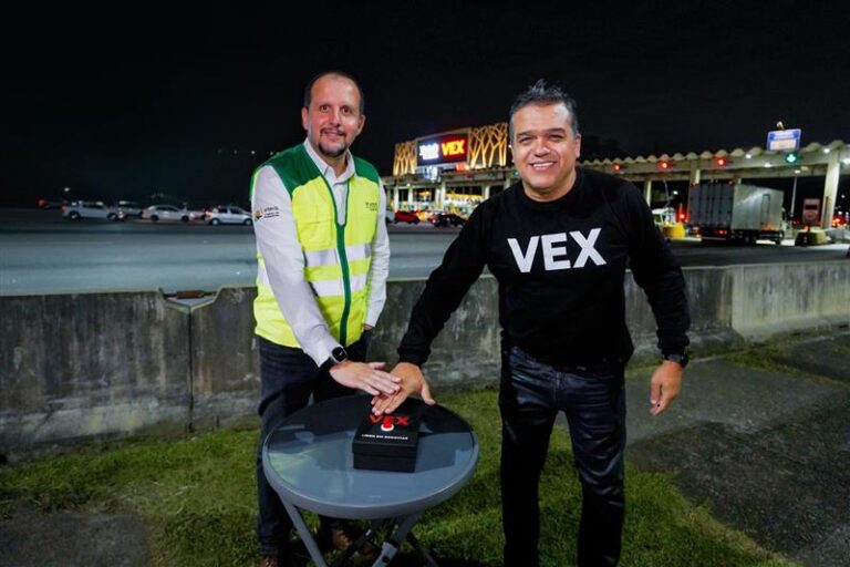 VEX inaugura topo de LED icônico em São Paulo