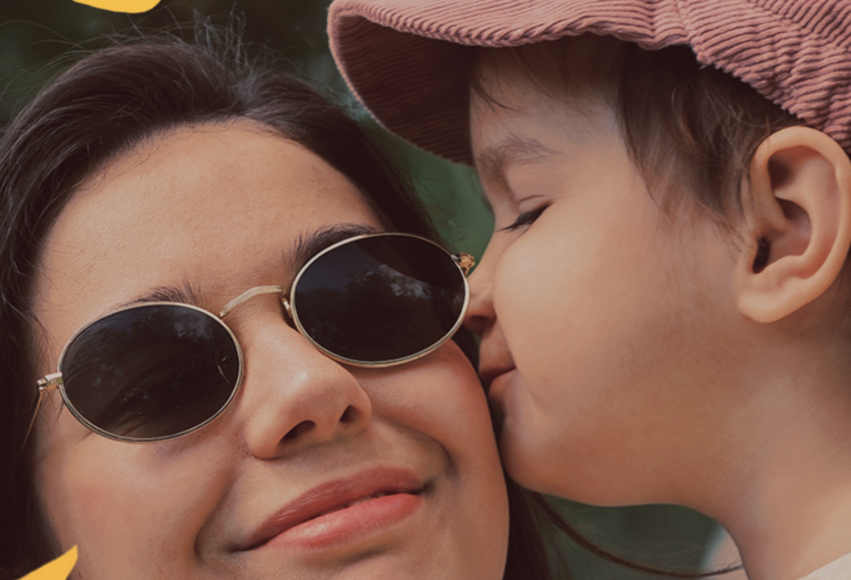 Óticas Carol celebra Dia das Mães com campanha