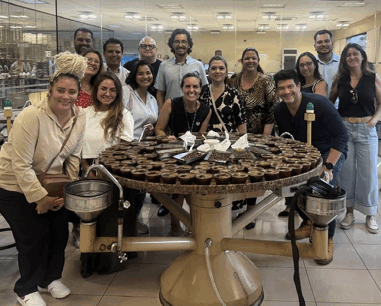 Batux assume ações promocionais do Café Evolutto