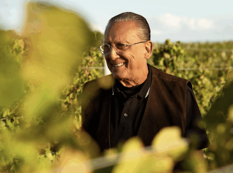 Escala e STIHL trazem Galvão Bueno em campanha da Escala